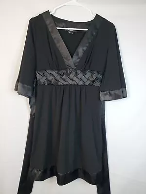 My Michelle Dress Women's Size Small V-neck Satin Detailing Short Sleeves • $23.75
