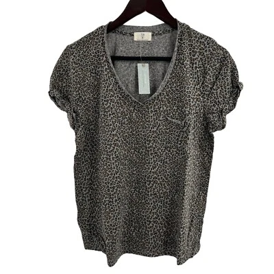 $32 • Buy Anthropologie Animal Print V Neck Pocket Tee New Petite Medium