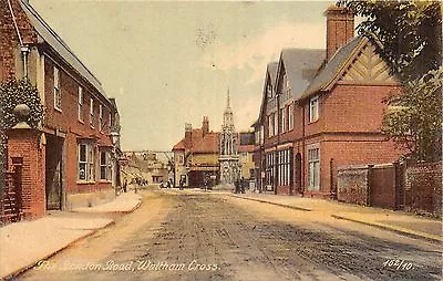 POSTCARD  HERTFORDSHIRE  WALTHAM  CROSS   The  London  Road • £4.83