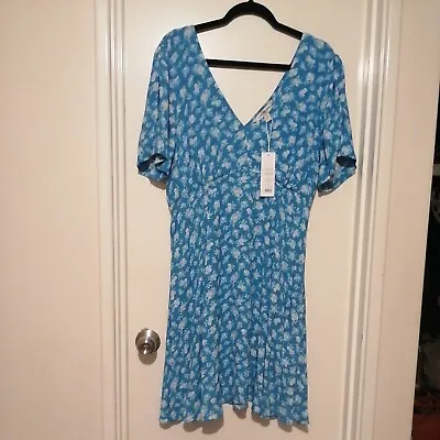 $100 • Buy Forever New Size 16 Emilia Flippy Mini Dress