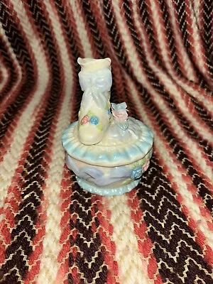 Porcelain Heeled Shoe Lidded Trinket Box • $15