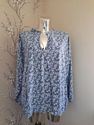 Made In Italy Fabulous Blue Ditsy Daisy Top One Size 16 18 20 22 - BNWT RRP £28 • £6.99