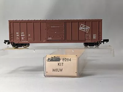 N Scale Roundhouse # 8129   MILWAUKEE ROAD    50' Boxcar  MILW 50665 • $10