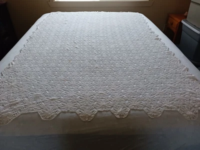 $28.90 • Buy Tablecloth/Coverlet ~ Mid-Century Hand Crocheted - 75  X 48  - Antique White