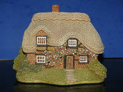 Lilliput Lane - Bramble Cottage • £30