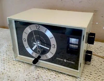 Vintage 1960/70’s Retro General Electric Model C1400A AM Radio Alarm Clock-Works • $49.50