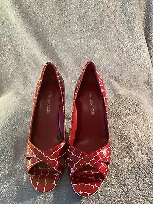 Enzo Angiolini Magnify Giraffe Print Size 6 • $24.99