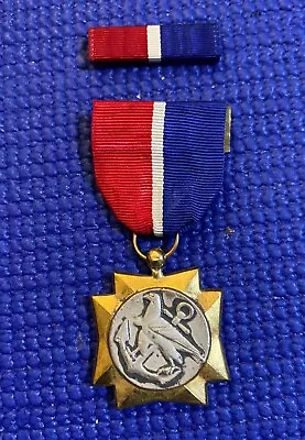  Merchant Marine Mariner's Medal With Ribbon Bar • $114