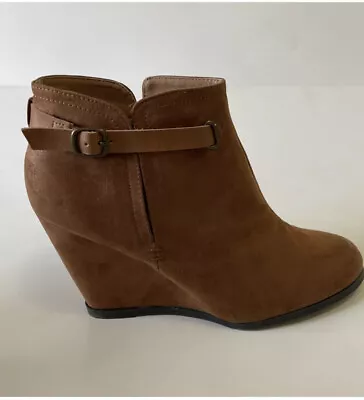 NWOB MAURICE WOMEN'S CLAIRE Brown Ankle Buckle Wedge Booties Size 11M • $28.80