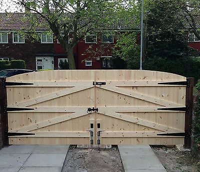 Wooden Driveway Gates! Heavy Duty Solid Gates & Free T Hinges & Top Bolt • £420