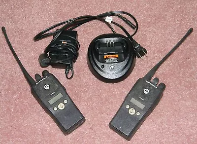 MOTOROLA PR400 UHF Model AAH65RDF0AA3AN  Walkie Talkies With Charger  (2481-11) • $55