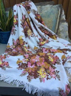 £25 • Buy Vintage Pretty 1960's Barkcloth Flora Chintz Bouquet Double Fringed Bedspread