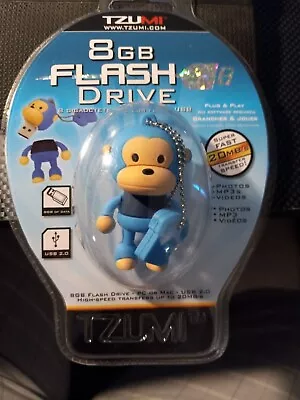 Tzumi 8 GB Flash Drive Blue Monkey Plug & Play 8 Gigaoctets Lecteur Flash USB • $14.95