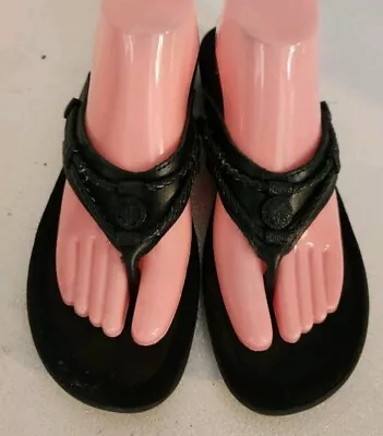 Minnetonka Flat Black Sandal Size 9 • $13.50