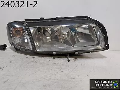 OEM 2005 Volvo S80 Right Passenger Headlight Assembly 30744492 • $129.99