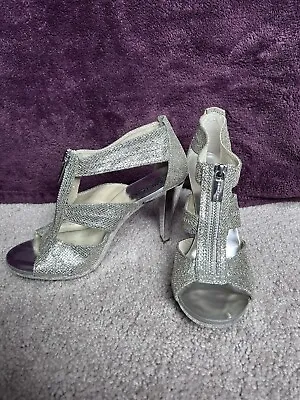 Michael Kors Berkley T-Strap Women's Silver Zipper Open Toe Heel Sandals Sz 6.5M • $34