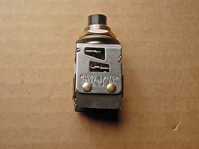 Nos Micro-switch 2pb11-t2 Pushbutton Momentary Dpdt 2-form C • $24.99