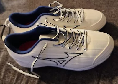 MIZUNO SWEEP 6 LOW WOMEN’S METAL SOFTBALL CLEATS SIZE 8 White / Navy Gently Used • $45