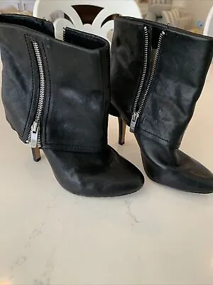 Vince Camuto Shoes Size 7 Leather Fold Over Ankle Boot • $20