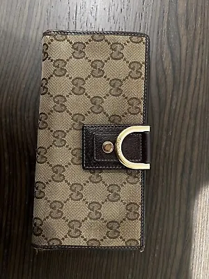 $200 • Buy Gucci GG Logo Monogram Canvas / Leather Authentic Wallet 
