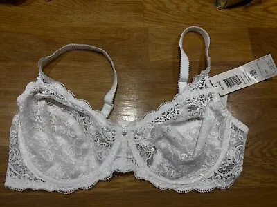 £20 • Buy Triumph Amourette 300 W, Underwired, White Lace, Non-padded, Full Cup Bra, 40c