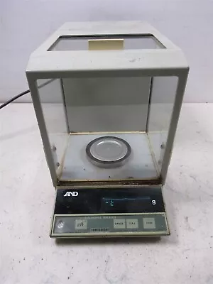 A&D ER-182A Electronic Balance Enclosed Scale Laboratory Device  • $99.95