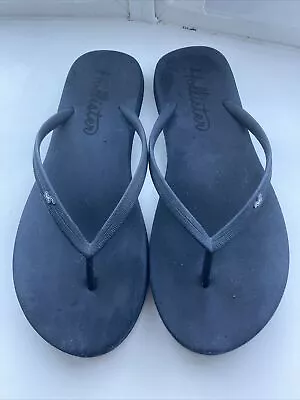 Unisex Hollister Flip Flops Size UK Large In Navy • £1