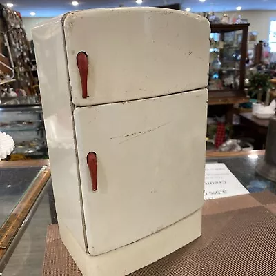 Vintage 1950's Wolverine Supply Tin Toy Refrigerator Made In USA 🇺🇸 • $35