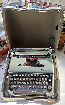 Vintage Olympia Deluxe SM4 1959 Typewriter In Original Case Loft Find Working  • £90