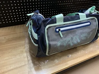 NWT Oakley Men's Duffle Bag DARK BLUE Travel Carry On Z • $29.99