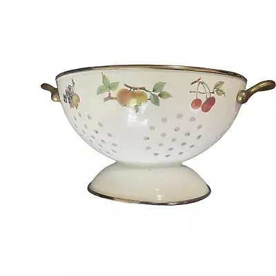 Vintage Metal Colander White Enamel Fruit Handles Large 8.5  Pedestal Taiwan EUC • $11.98