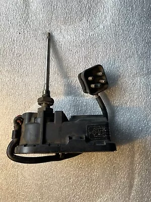 Mercedes W126 Headlight Wiper Motor Bosch 0390206894 • $39.99