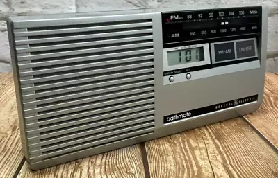 Vintage General Electric 7-4204A Bathmate FM/AM Radio/Clock • $24