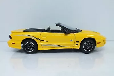 2002 Pontiac Trans Am Convertible WS6 Road Signature 1:18 Die Cast • $82.50