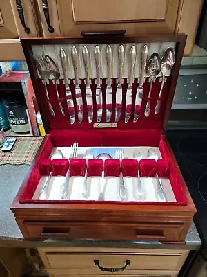 Vintage Oneida Lady Hamilton Community Silverware Set With Chest 50 Pcs.  • $349