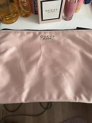 £8 • Buy GUCCI MAKEUP BAG BEAUTY POUCH Slight Foundation Mark On Back