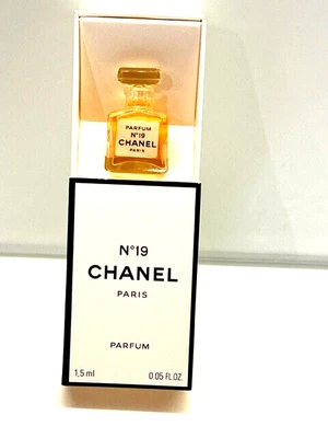 £48 • Buy NEW CHANEL No 19 PURE PERFUM MINI 1.5ml MICRO Limited Edition Collectible Bottle