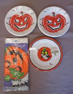 Lot Of  Vintage  Halloween Party Paper Plates & Tablecloth Unused 2 Are Sealed • $20