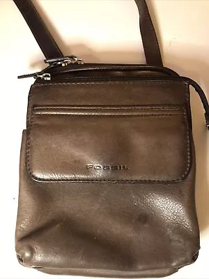 Nice Fossil Brown Multi Pocket Leather Handbag. • $17.99