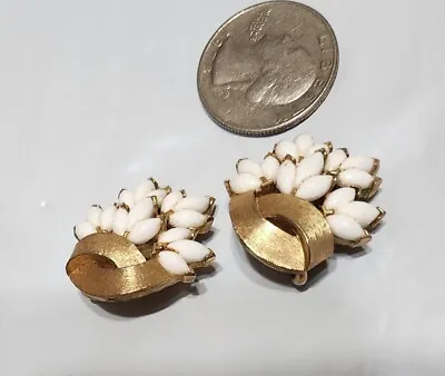 Vtg Crown Trifari Milk Glass Clip-on Earrings Basket Of Flowers Poured Glass • $29.99