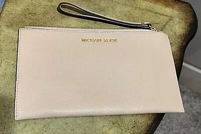 Michael Kors Pink Clutch Purse Wristlet Zipper Closure Handbag Bag Pre-owned • $29.99