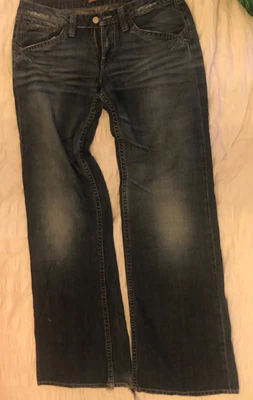£12 • Buy Vintage Indian Rose Jeans 32