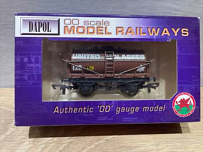 Dapol B32 -  United Molasses - 12 Ton Tanker - OO Gauge • £11.50