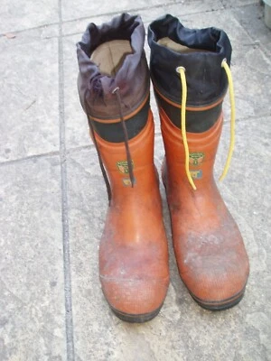 £16 • Buy Husquvarna Light 24 Size EU 44 Chainsaw Boots Class 2