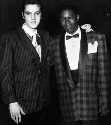 Elvis Presley With B.B. King Usig A Elegant Suit 8x10 Picture Celebrity Print • $3.99