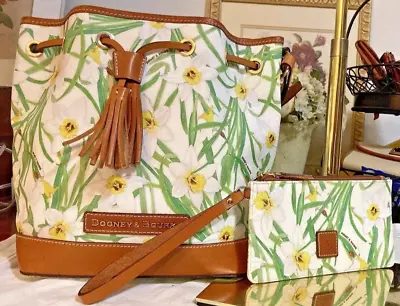 Dooney Bourke Set! White Green Daffodil Floral Drawstring Bucket Bag & Wallet • $152.15