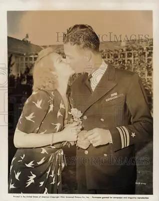 1944 Press Photo Actress Martha O'Driscoll And Husband Lt. Comm. Richard Adams • $29.88