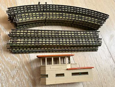 Hornby Dublo OO Gauge 3 Rail Duplo Gage 1st 2nd Radius 12 Straights Signal Box  • £18