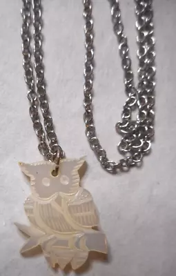 Vintage Mother Of Pearl Abalone Shell Hand Carved Owl Pendant Silver Tone Chain • $15.99