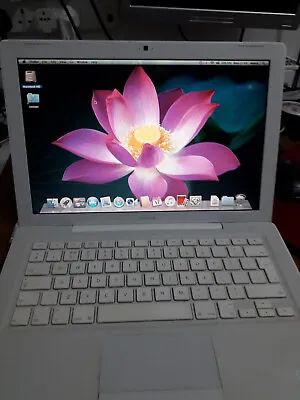 Apple MacBook A1181 Core 2 Duo • £55